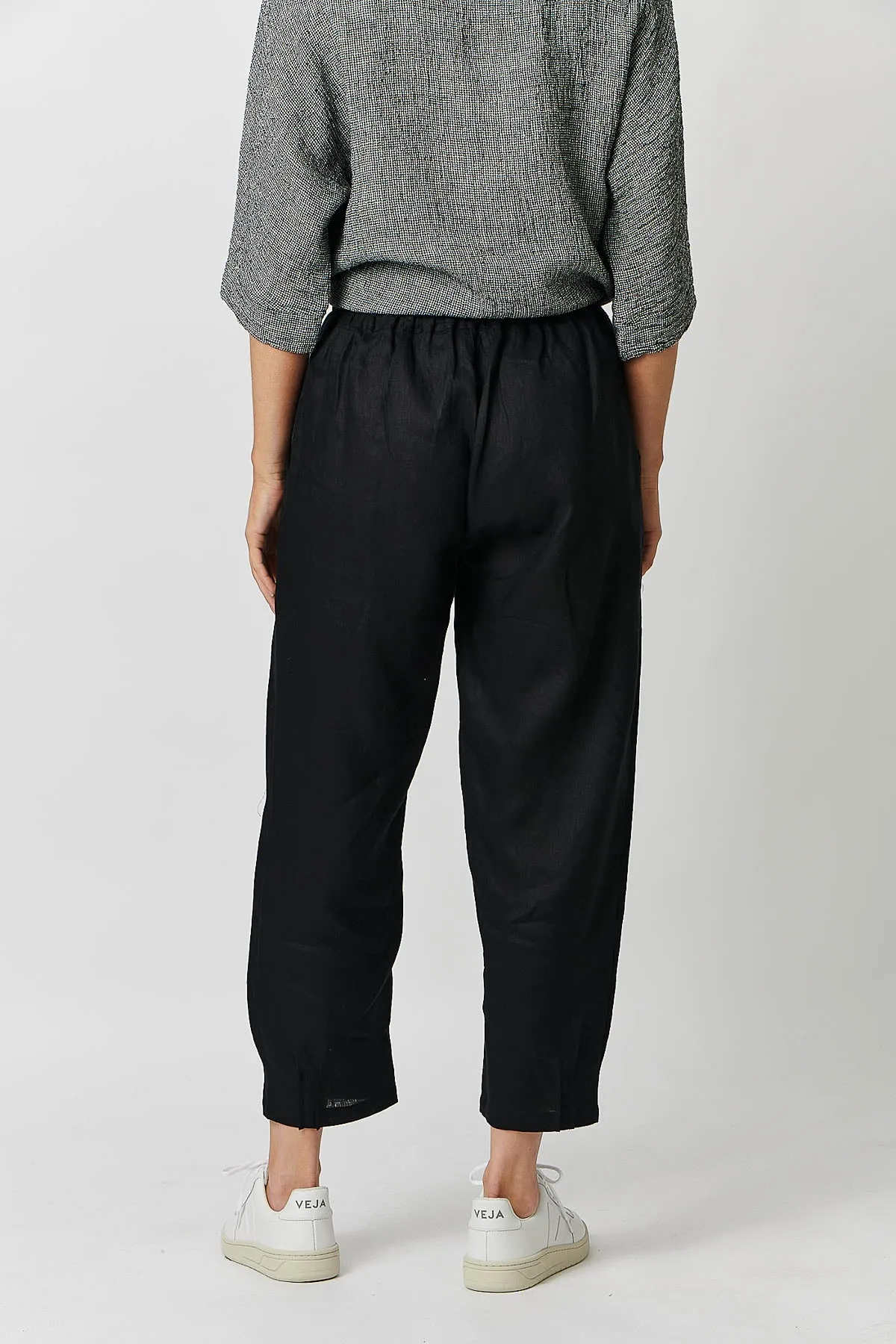 GA356 Staple Linen Pants in Black