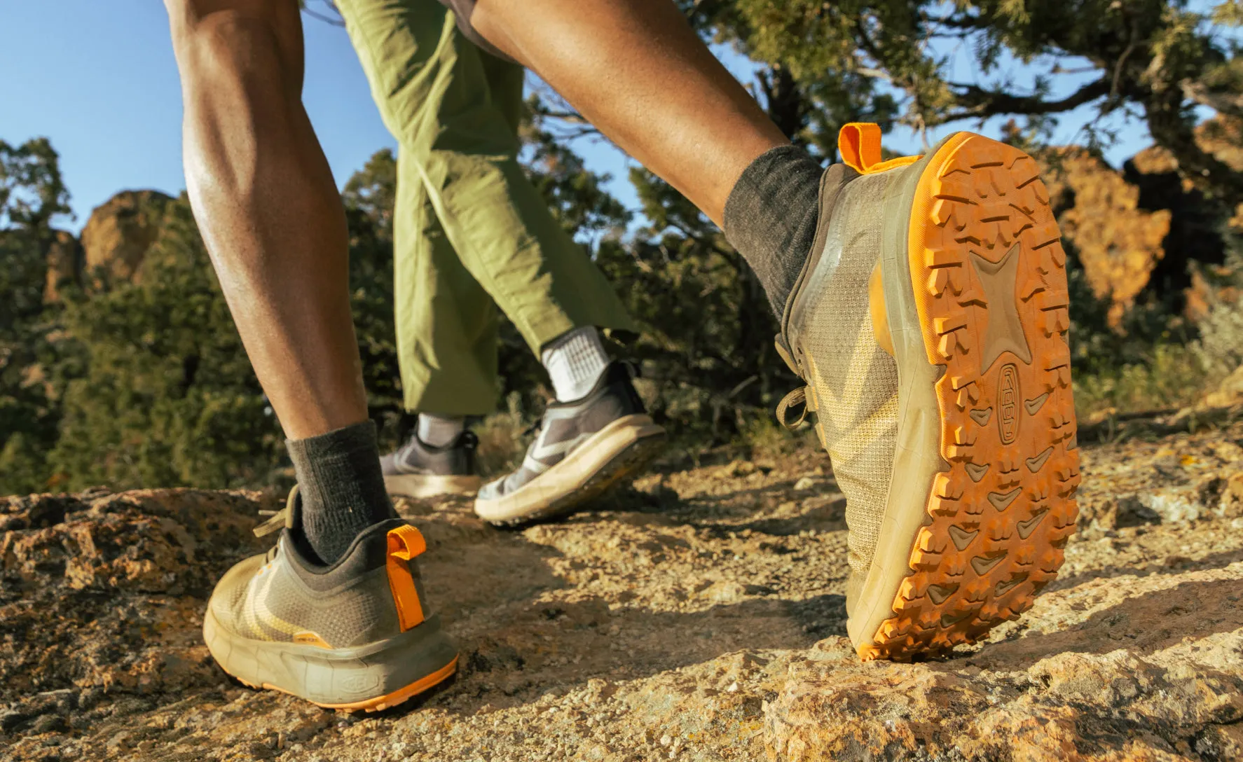 Men's 450 Dirt Waterproof Hiking Shoe  |  Black/Evening Primrose